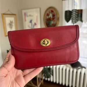 ❤️ Vintage Coach RARE 7171 Turnlock Case w Striped Lining in RED/PINK!